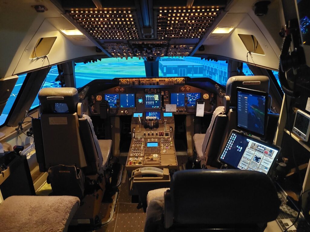 Boeing 747 simulator flight deck — Sydney